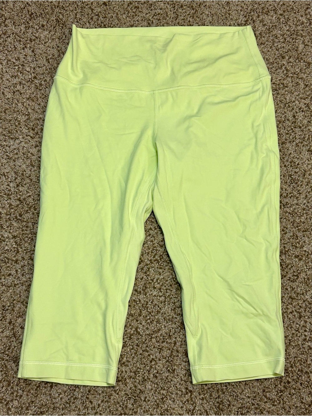Lululemon Women’s 3/4 Cropped Pants – Size 12 Bright Pastel Yellow